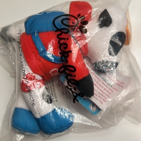 Chick-fil-A Plush Cow Doll Toy Summer Eat Mor Chikin Red Hoodie Traveler - Picture 1 of 6